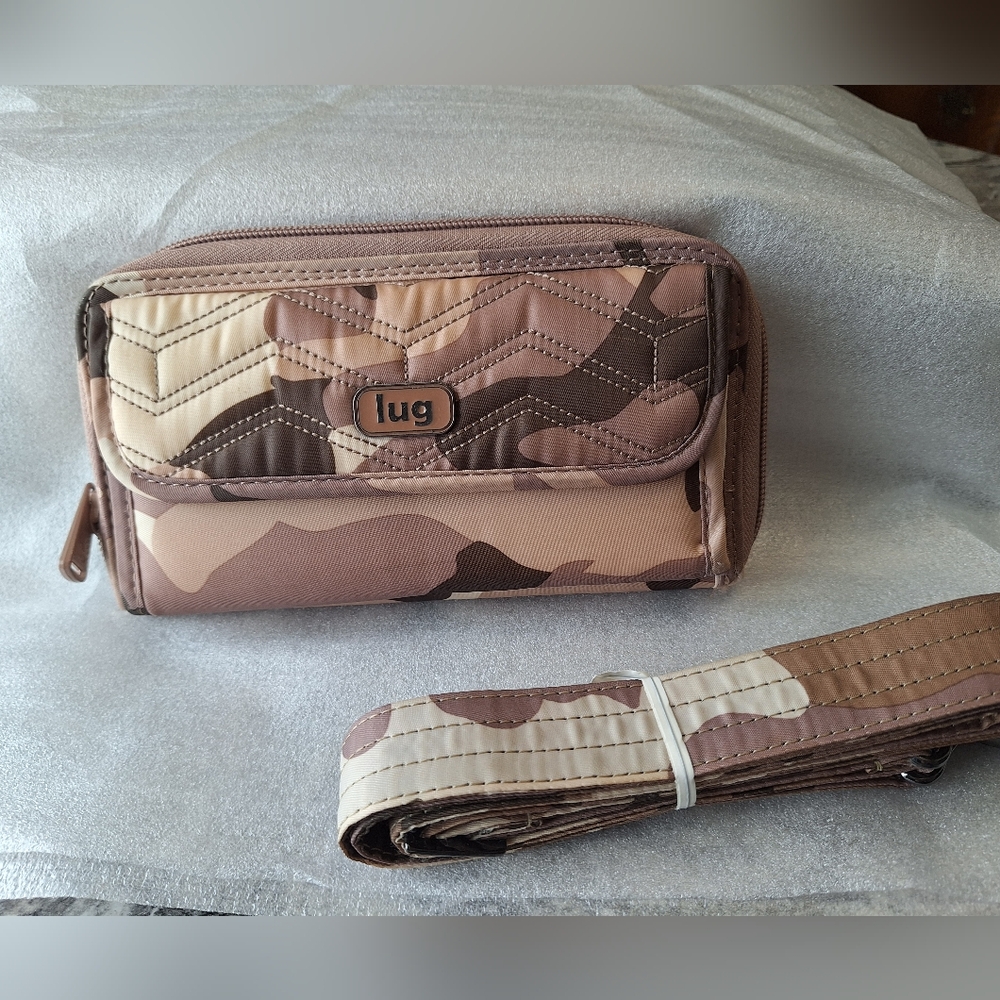Lug Kickflip Wallet/Belt Bag, Sand Camo, EUC